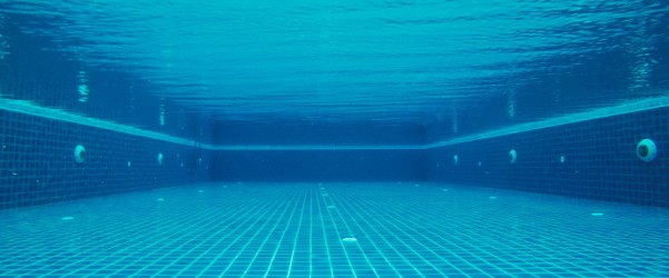 Agua de piscina: ¿Salada o clorada? ¿Cuál es la mejor opción?