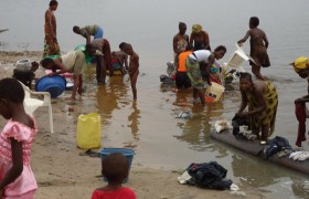 Millones de personas en el mundo carecen de agua potable