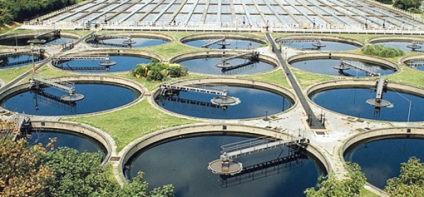 Análisis del agua: El riesgo de los contaminantes químicos en el agua